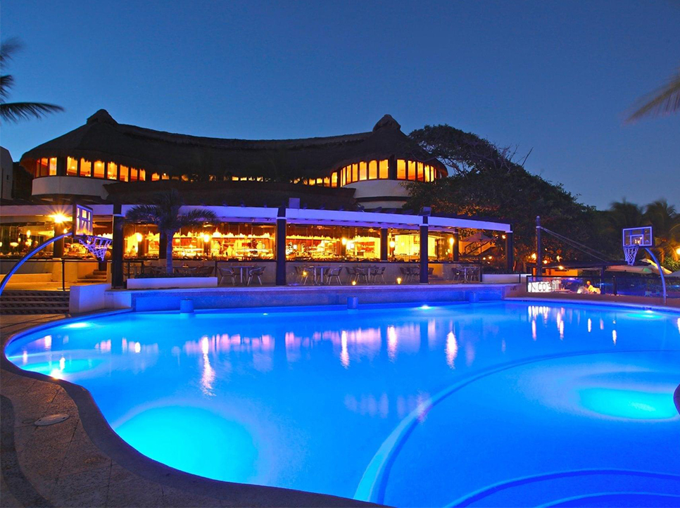 The Reef Playacar